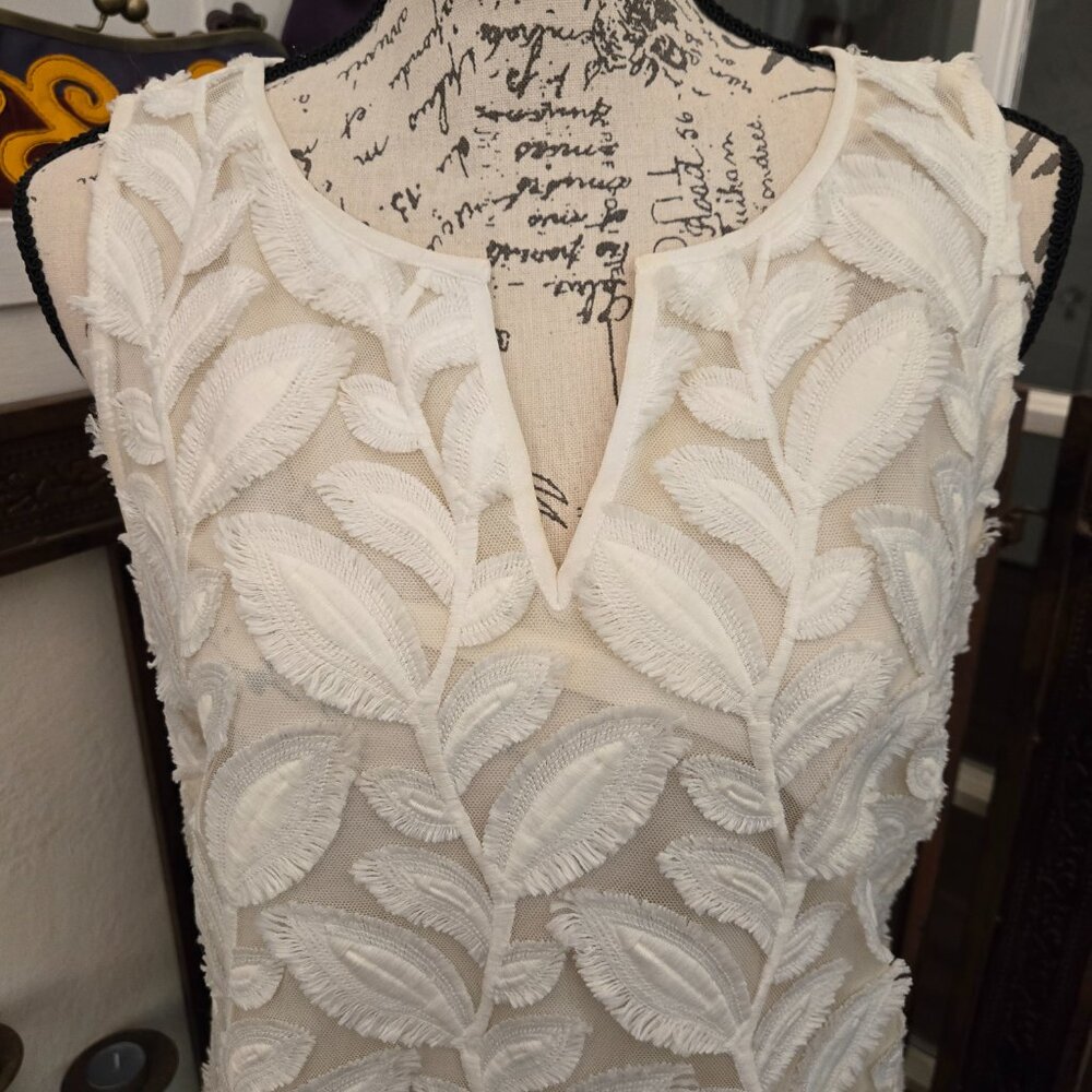 Ann Taylor Factory 3D Leaf Sleeveless Blouse, Sz M - Picture 4 of 9